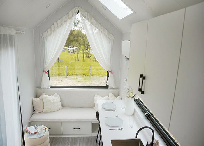 Los Angeles Emergency Trailer House On Wheels Luxury Movable House
