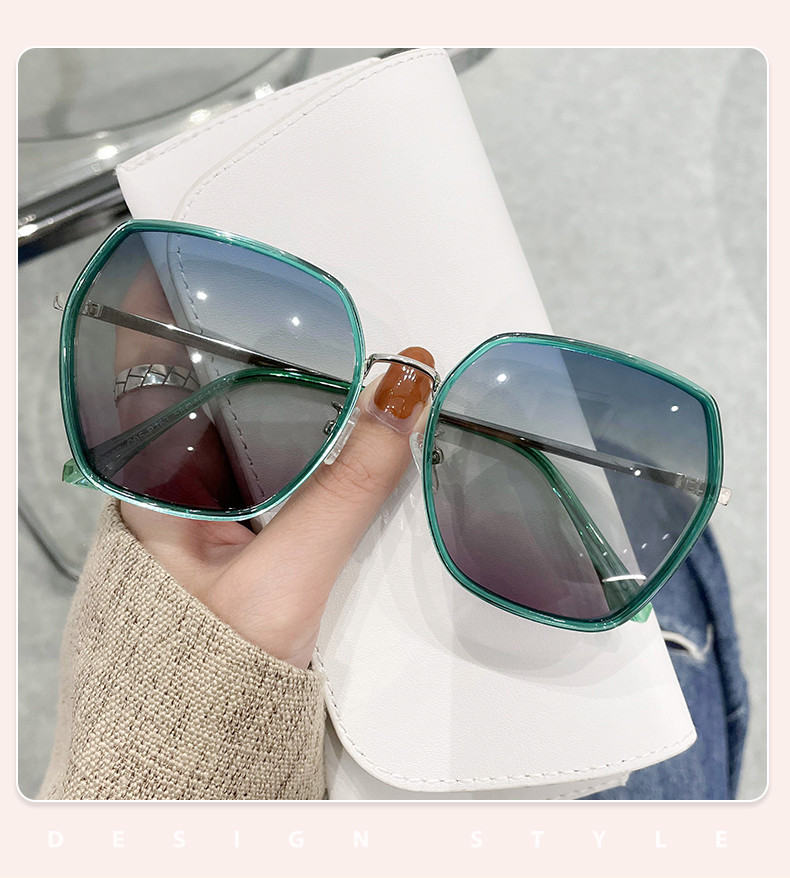 Large Metal Frame Sunglasses Unisex Polycarbonate Lens 23g OEM