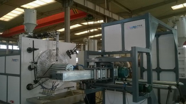 HDPE Hollow Wall Corrugated Pipe Extrusion Line Plastic Extruder/High Efficiency And Low Energy Consumption