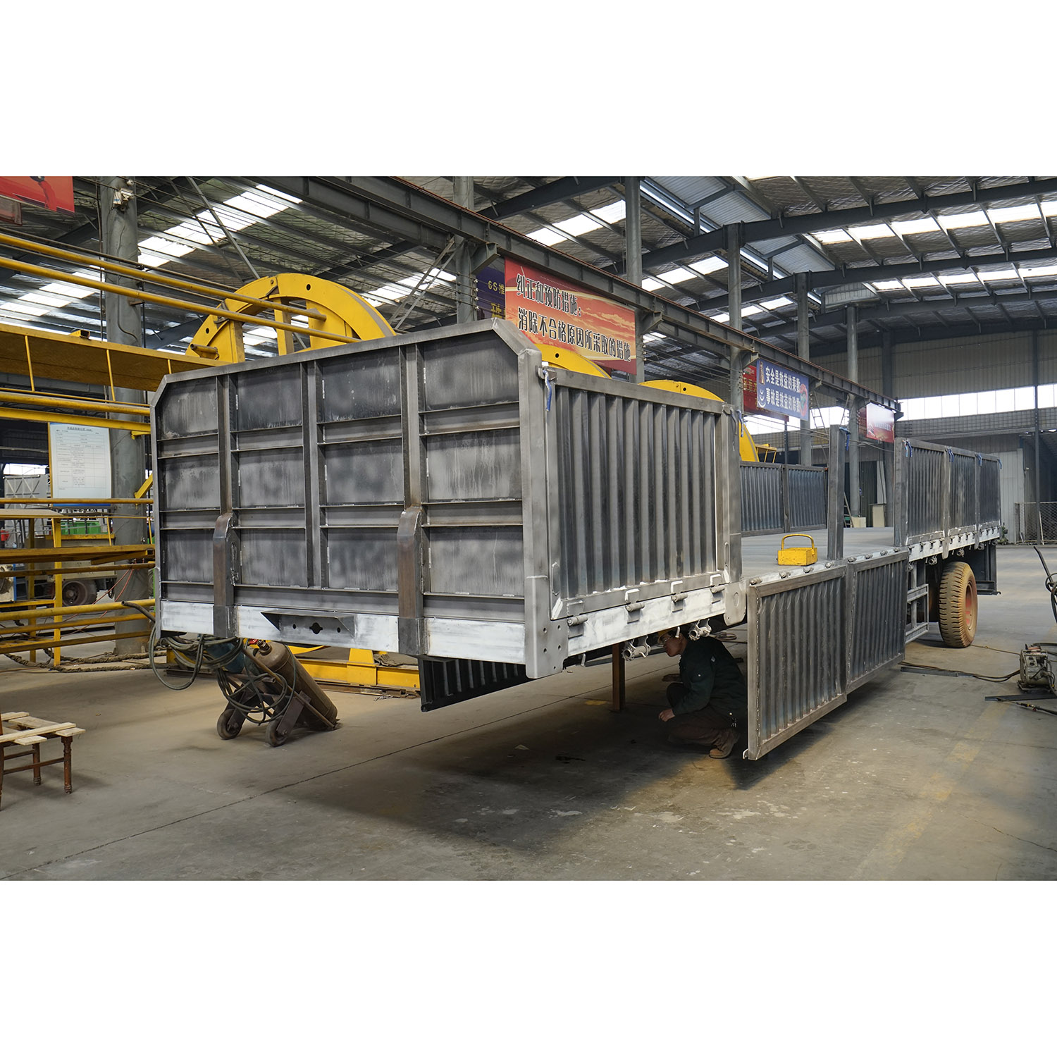 40 60 Tons Side Wall Fence Cargo Semi Truck Trailer with 4 Axles and Multifunctional