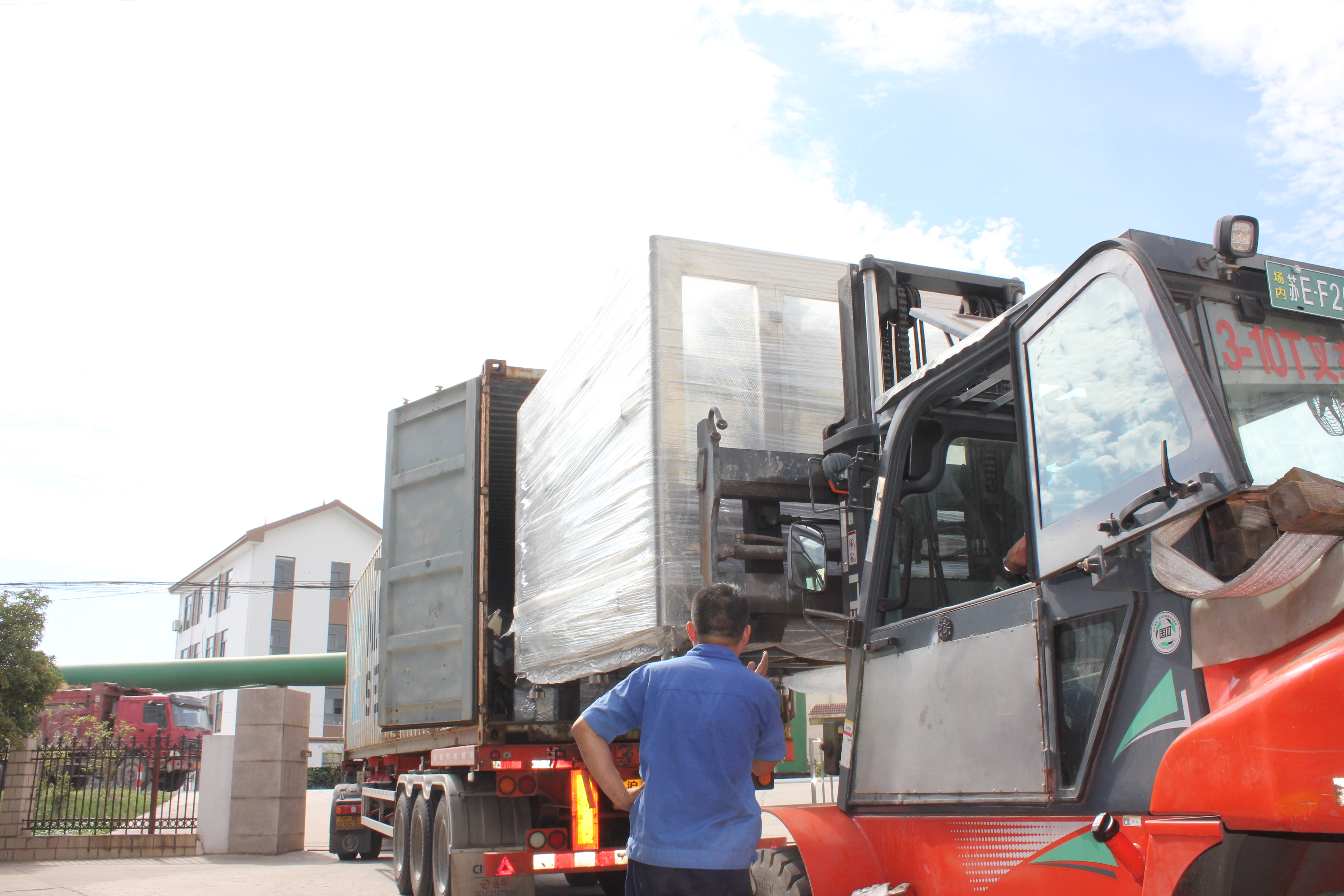 PET Bottles Automatic Labeling Machine Pneumatic Film Shrinking Machine