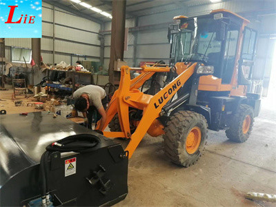 China mini wheel loader with bucket sweeper attachments for sale