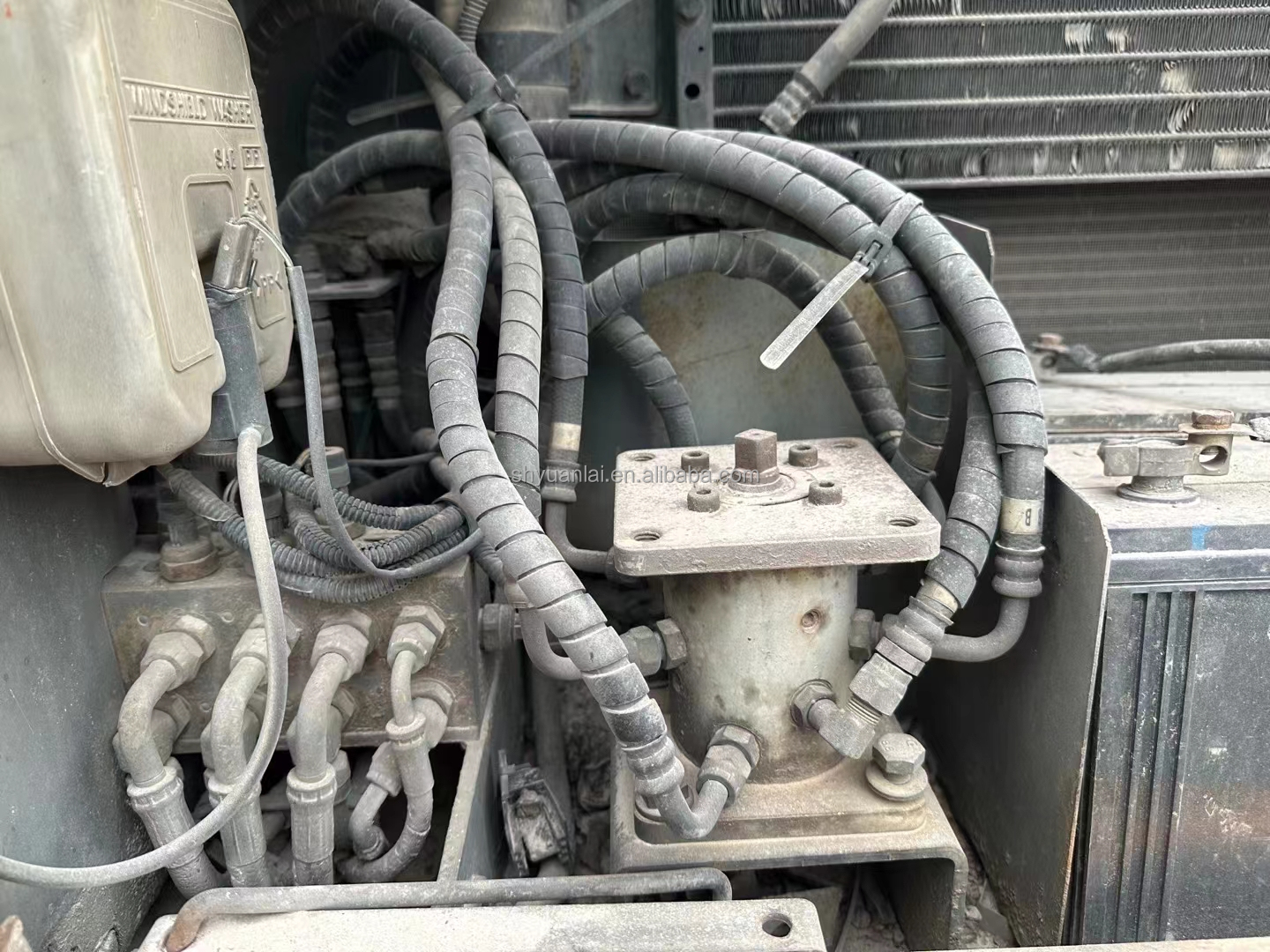 0.6m3 Original Hydraulic Valve EX120 Excavator ISUZU Engine