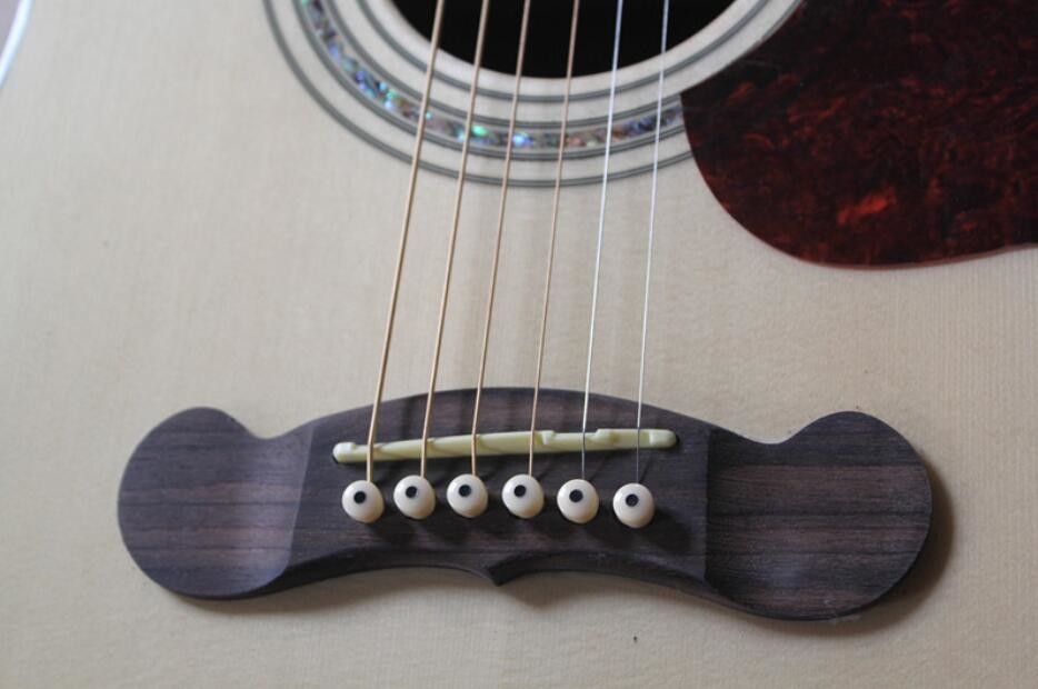 Gibson style songwriter deluxe studio acoustic guitar