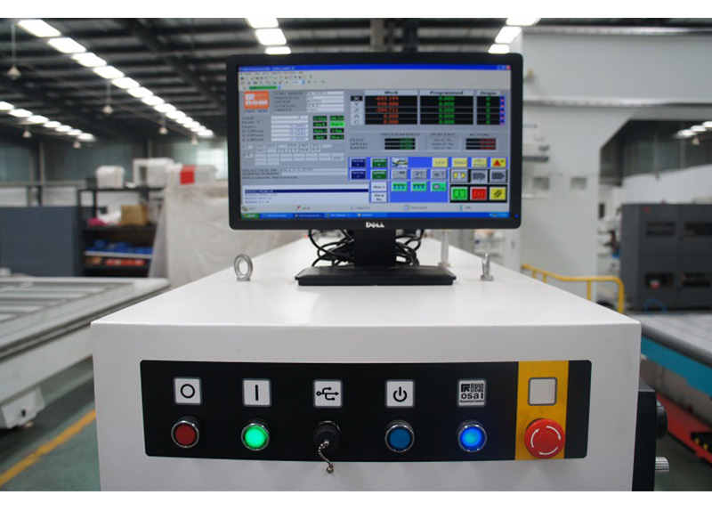 F8 MINI FIVE-AXIS MACHINING CENTER