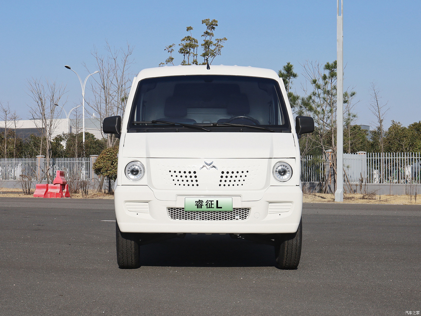 Supermarket 4 Wheels Pickman Electric Cargo Van Truck With 80km/H Maximum Speed