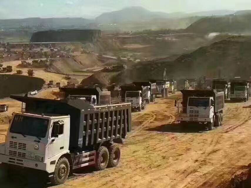 SINOTRUK 70 ton Mining Dump Truck HOWO D12.42 ENGINE EURO 2 420HP