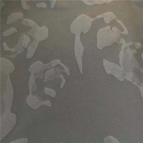 100% Polyester Reflective Wind Breaker Fabric 75D*150D 160gsm 150cm Waterproof And Windproof .