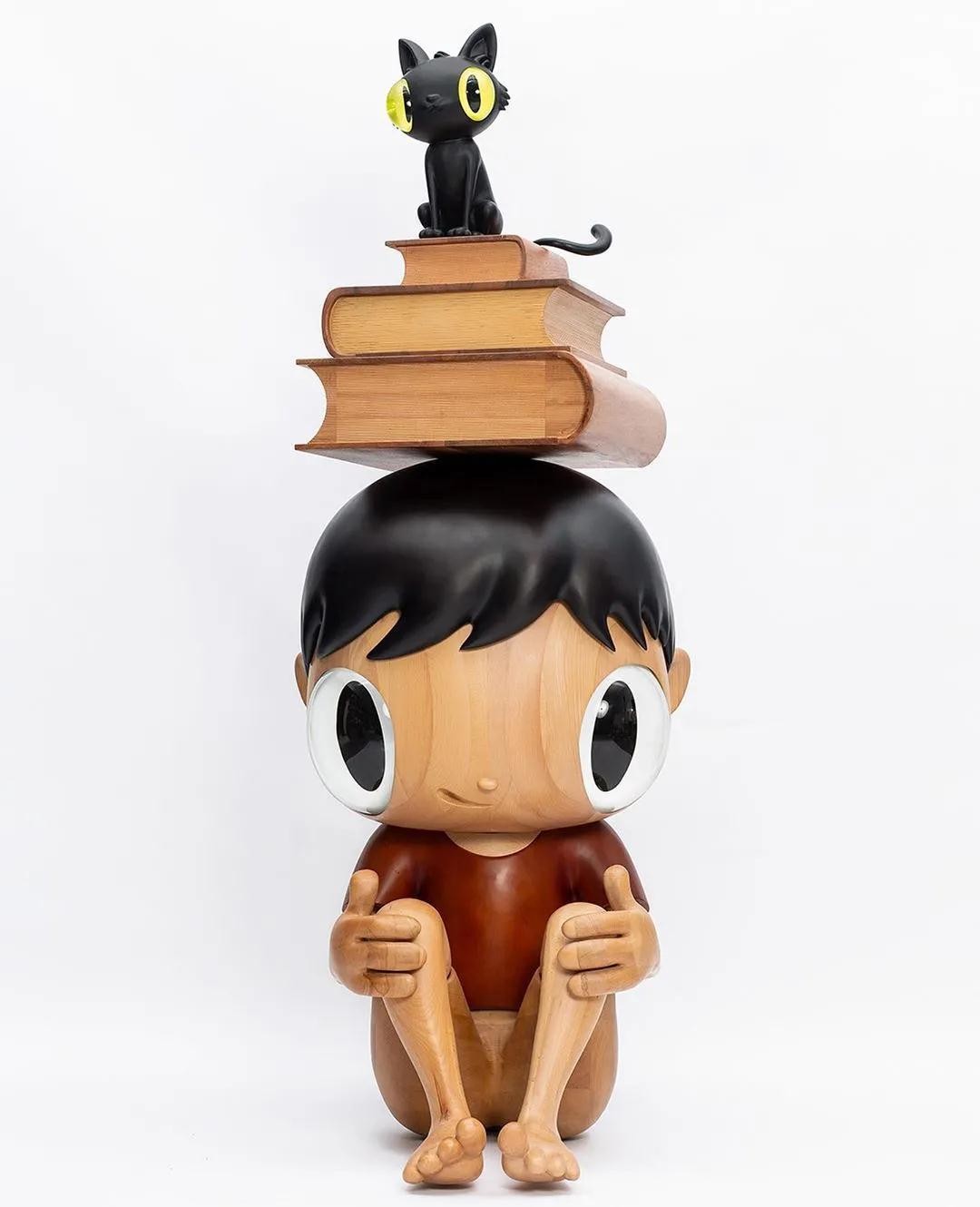 Handpainted Wooden Art Sculpture Gallery With Wall Hanging Type