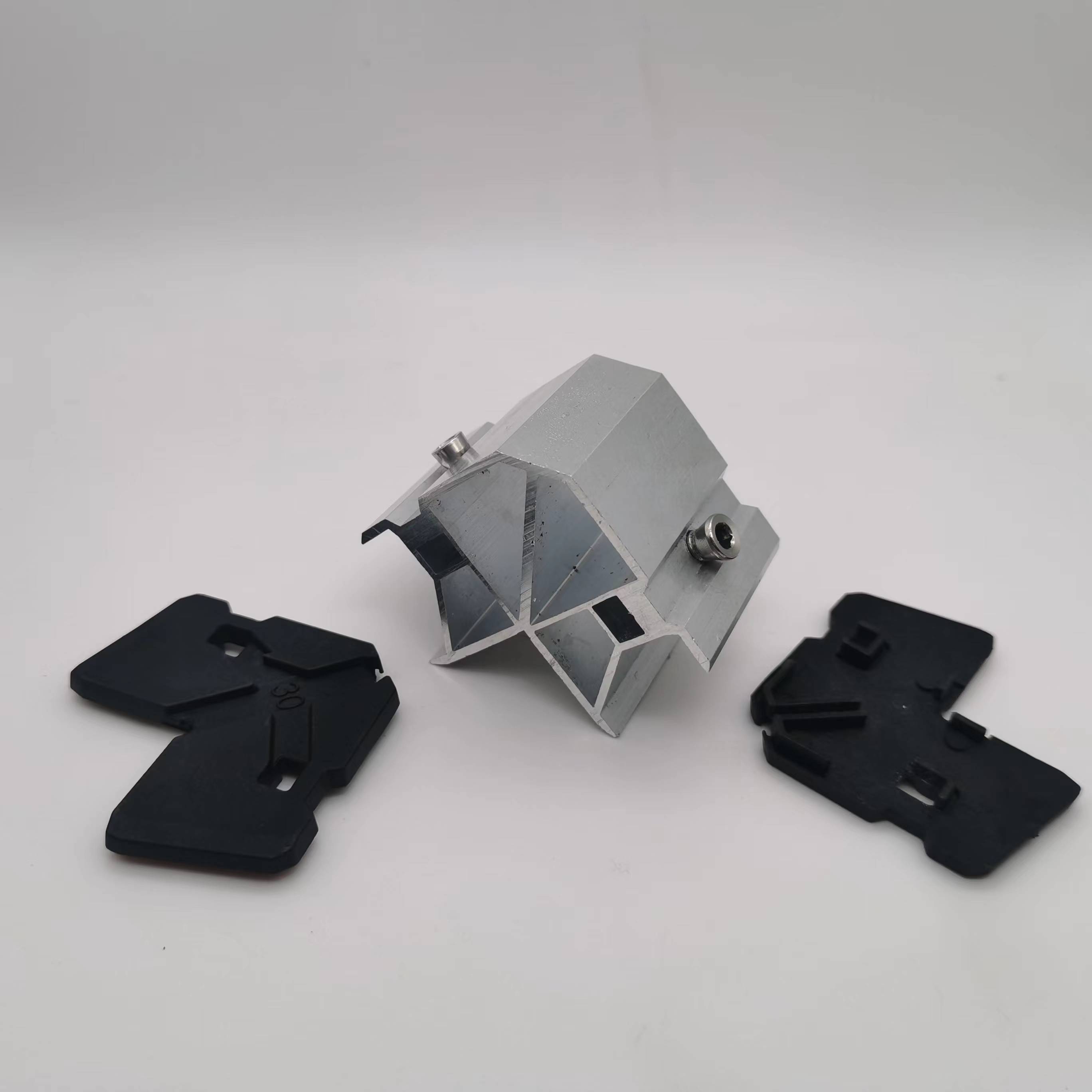 H35mm Aluminium Corner Joint With Plastic Deflector For Swing Door Or Window