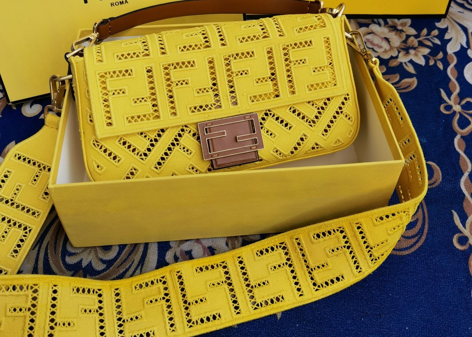 Newest Baguette Bag Embroidery Series Cross-Body Bag F Letters Pattern Embroidered Straps Bag