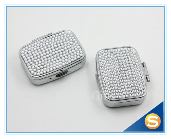 Shinny Gifts Silver Plating Diamond Design Metal Pill Box Traveling Pill Box for