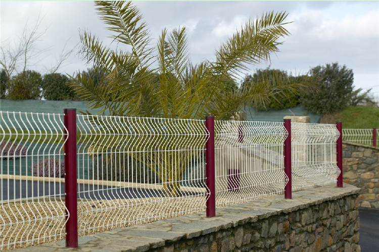 2m Tall 50x200mm Galvanized PVC Coated Welded Wire Mesh Fence