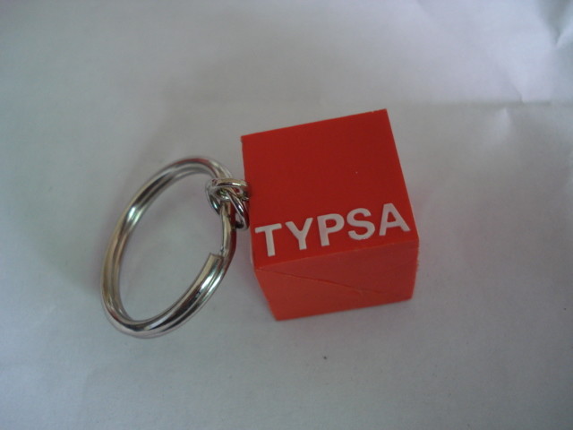 Cheap fashion rubber keychain, Wholesale custom soft keychain, Custom pvc keychain