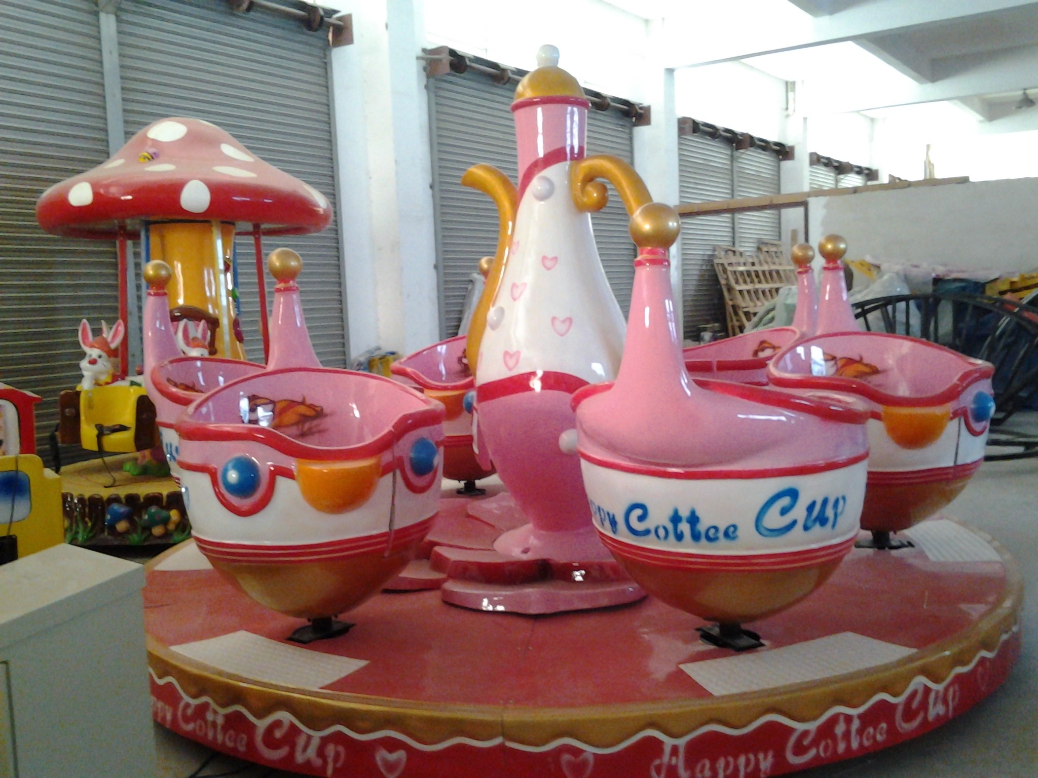 2.5 M Height Coffee Cup Ride , 6 Seats Tea Cup Ride Long Life Span