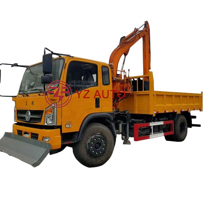 Automatic 4x4 Pick up Van Truck with Cargo Tank Dimension of 4930/5995x2150x2300 mm