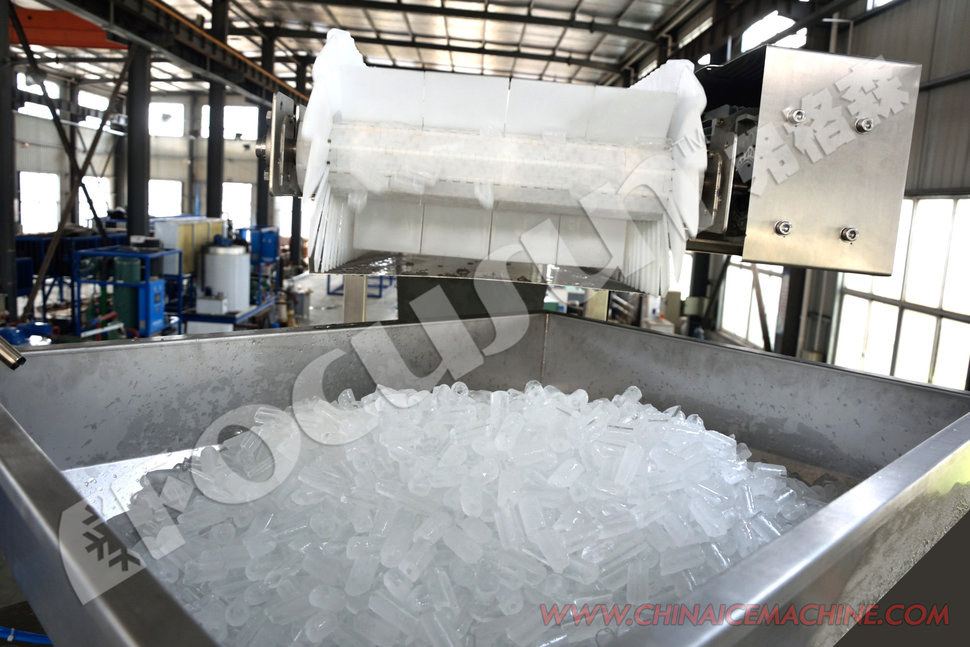 Automatic Pouch Packaging Ice Tube Cube Machine for Ice 30000kg Ice Storage Capacity