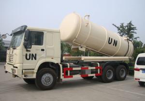 Quality Collecting Sewage Sludge Vacuum Pump Septic Tank Cleaning Truck LHD 6X4 wholesale