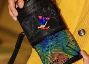 China Cylinder Iridescent Expandable Crossbody Bag 3D Effect Printing on sale