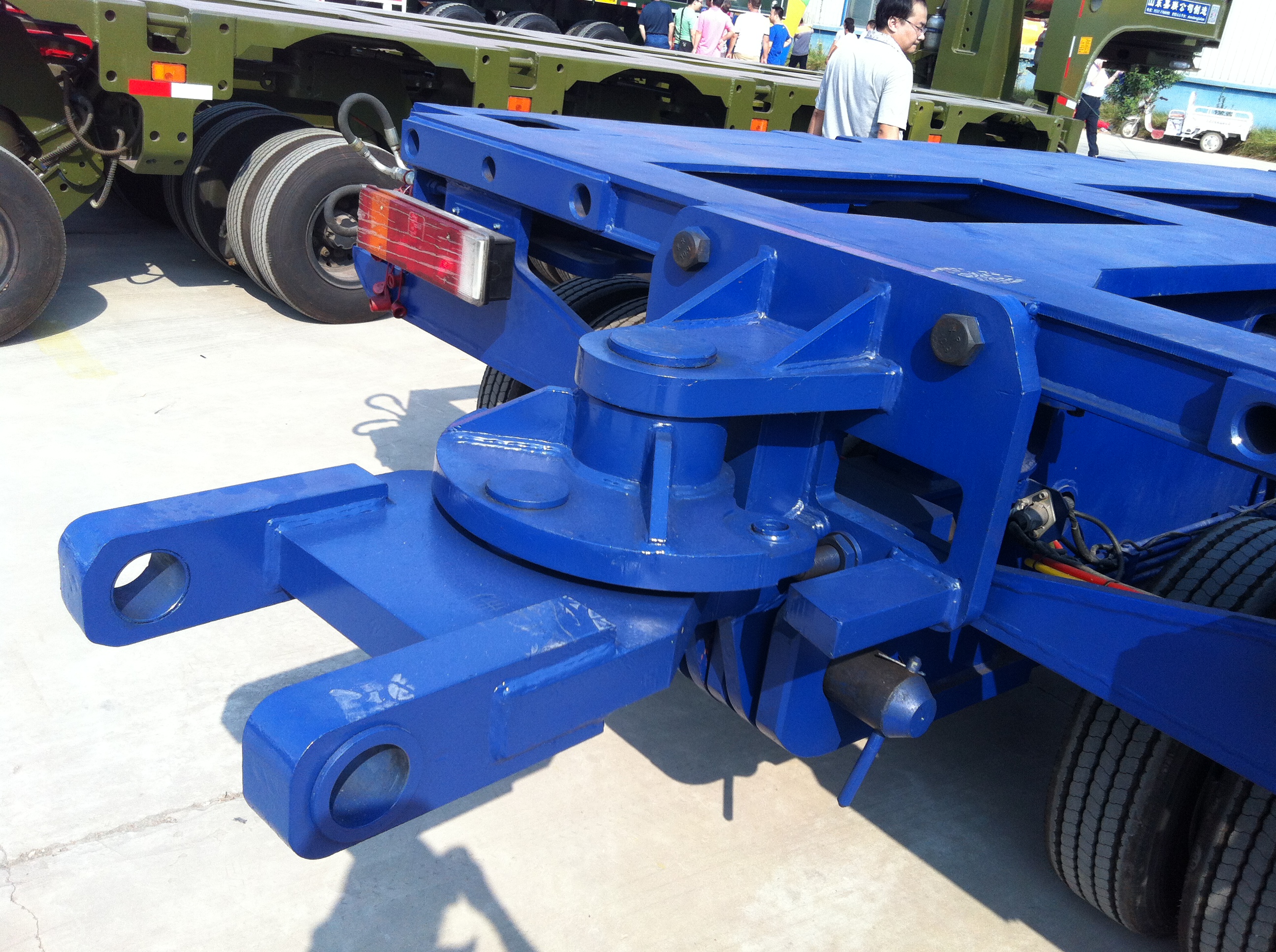 Multi-Directional Steering Self-Propelled Trailer for Customised Cargo Transportation
