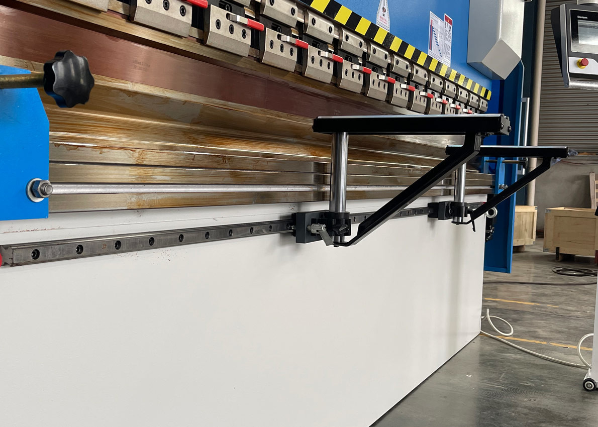WE67K-250T3200MM Large Sheet Metal Processing Equipment Bending Machine Light Pole Bending