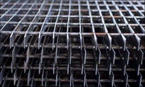 China 25x4.5 Press Locked Bar Grating Anti Slip Serrated Bar Grating Explosion Proof on sale