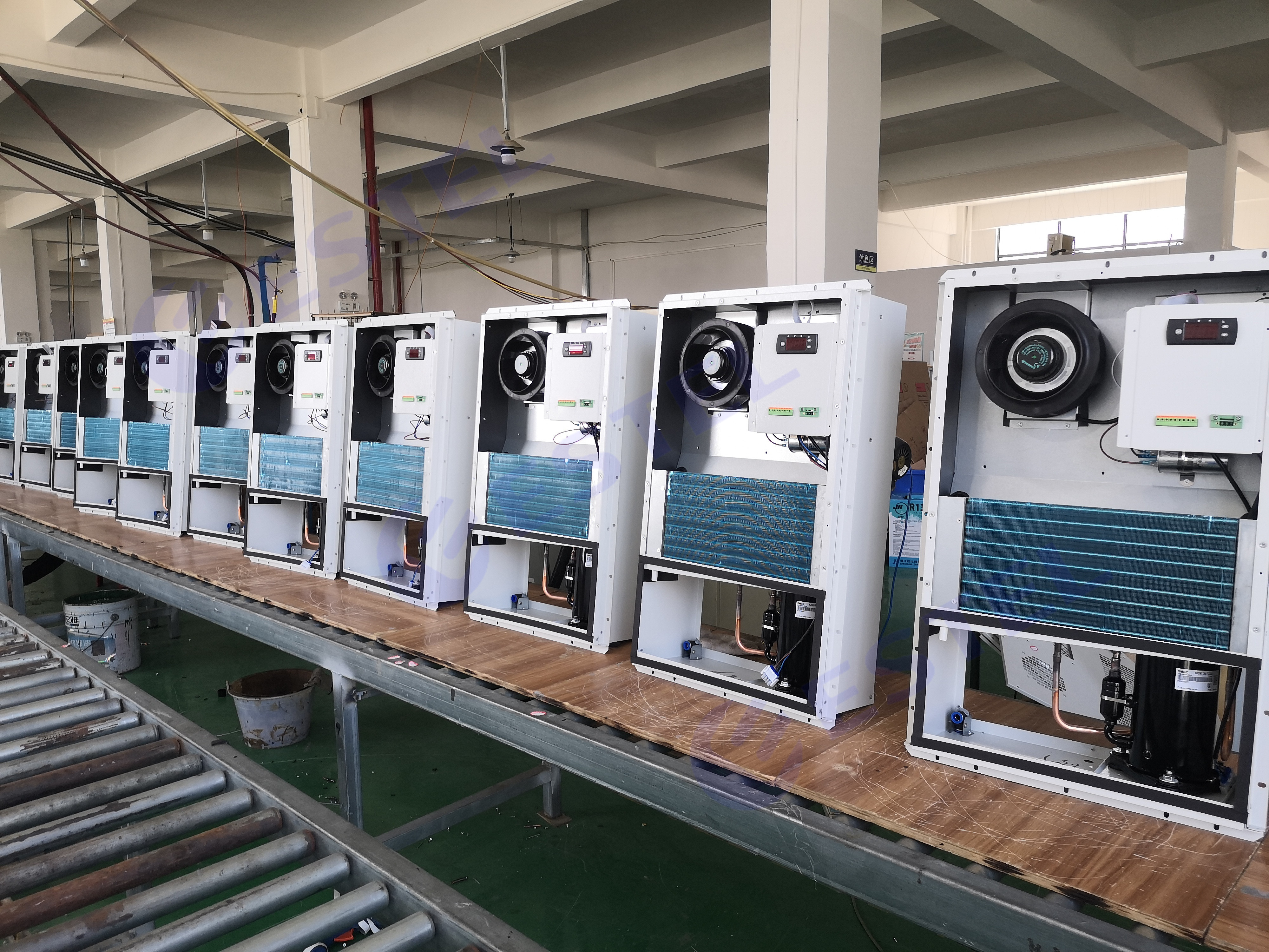 220V AC Outdoor Cabinet Air Conditioner 600W With IP55 Protection Level