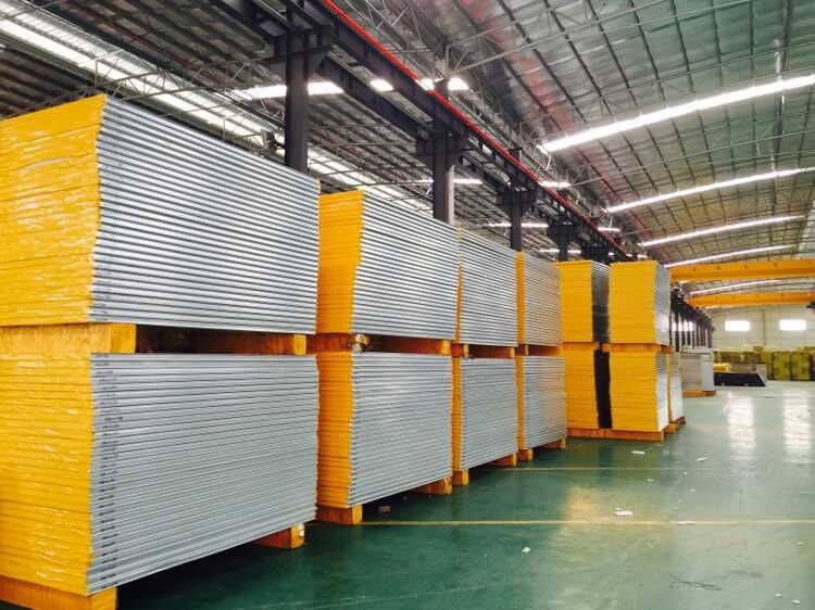 Building Materials 125mm Heat Insulated Glass Wool Sandwich Panel