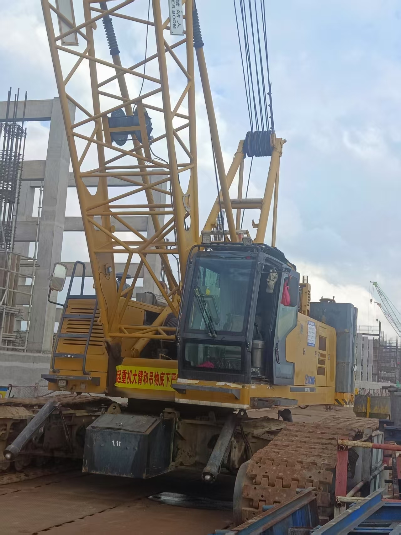 2020 XCMG crawler crane 100 tons high quality and low price