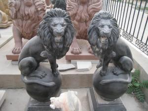 Quality Large Outdoor Entrance Decor Sandstone Guardian Lion Statue wholesale