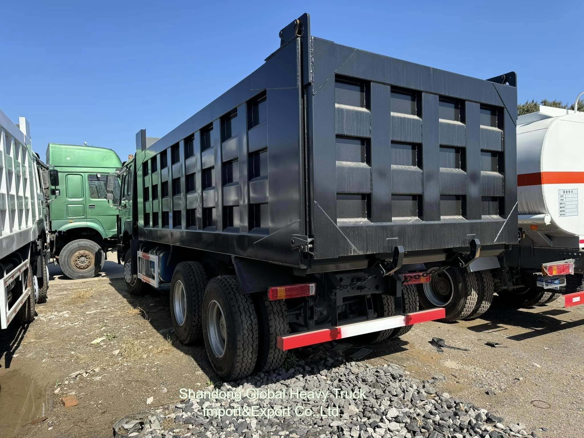 Left Right Hand Drive Sinotruck 15 25 35 Ton HOWO 371HP 375HP 400HP 6X4 8X4 Used