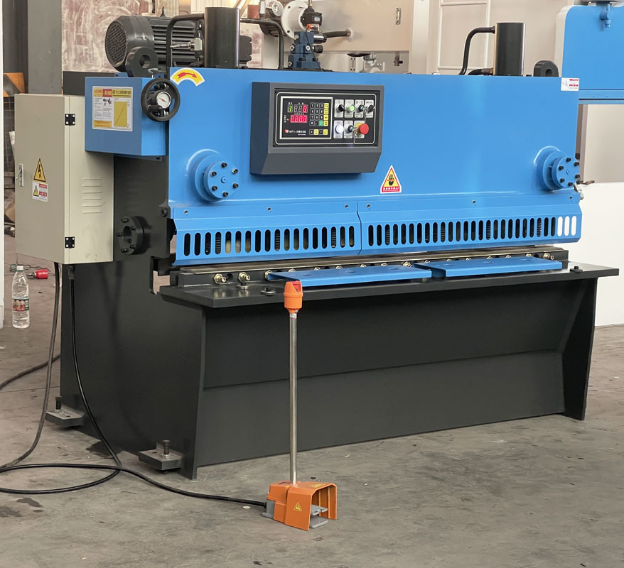 4mm Carbon Steel Hydraulic Guillotine Shearing Machine 1600mm Length