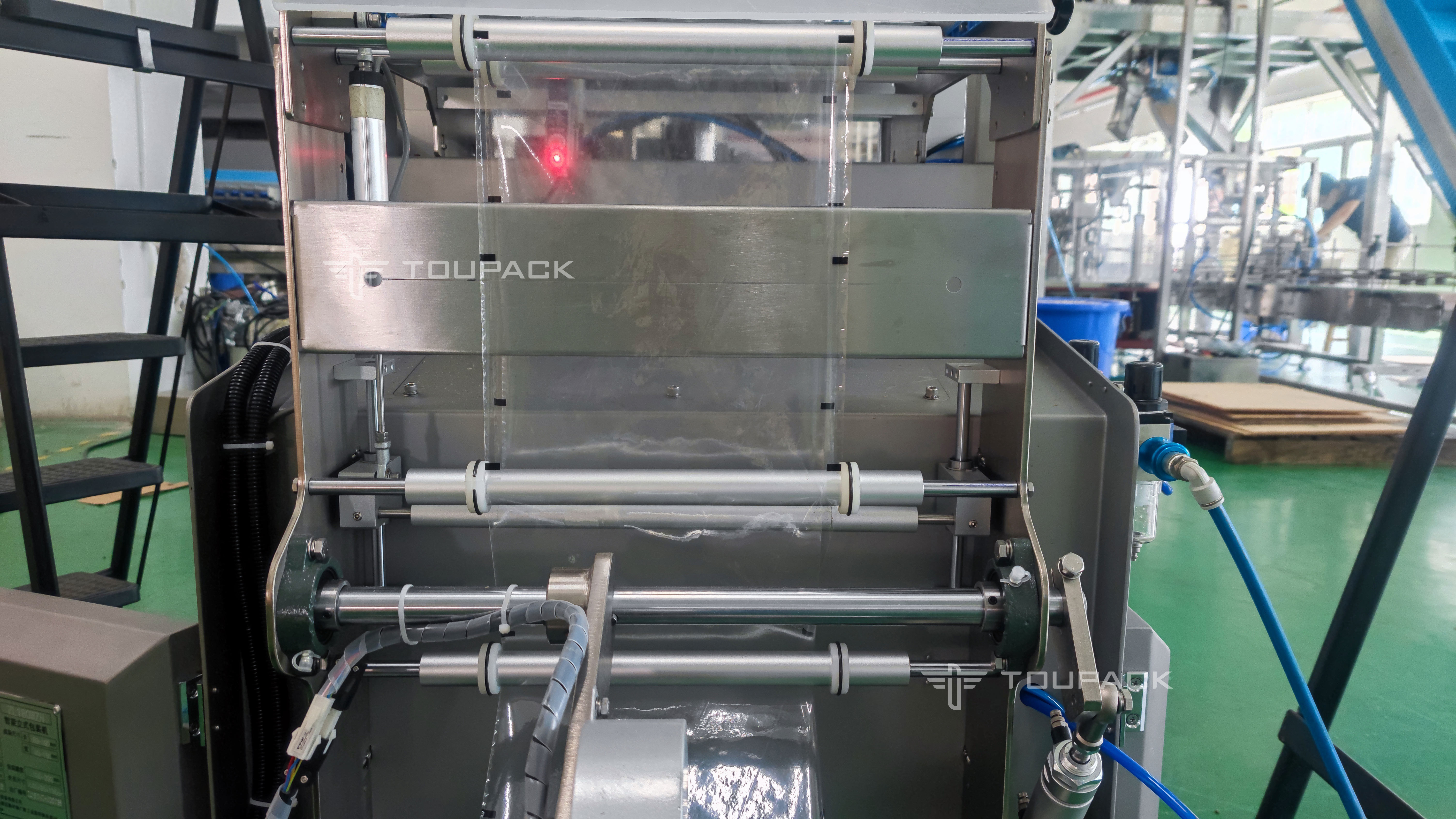 Vertical Vffs Melon Seeds Weighing Packing Machine Sunflower Seeds Sweet Snacks Bagging Machine