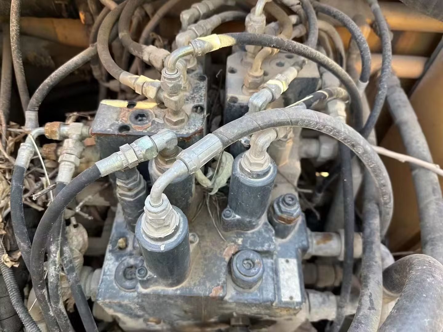 Hyundai Origin Machine Wheel Excavator Used 150W-9 Excavators for Sell