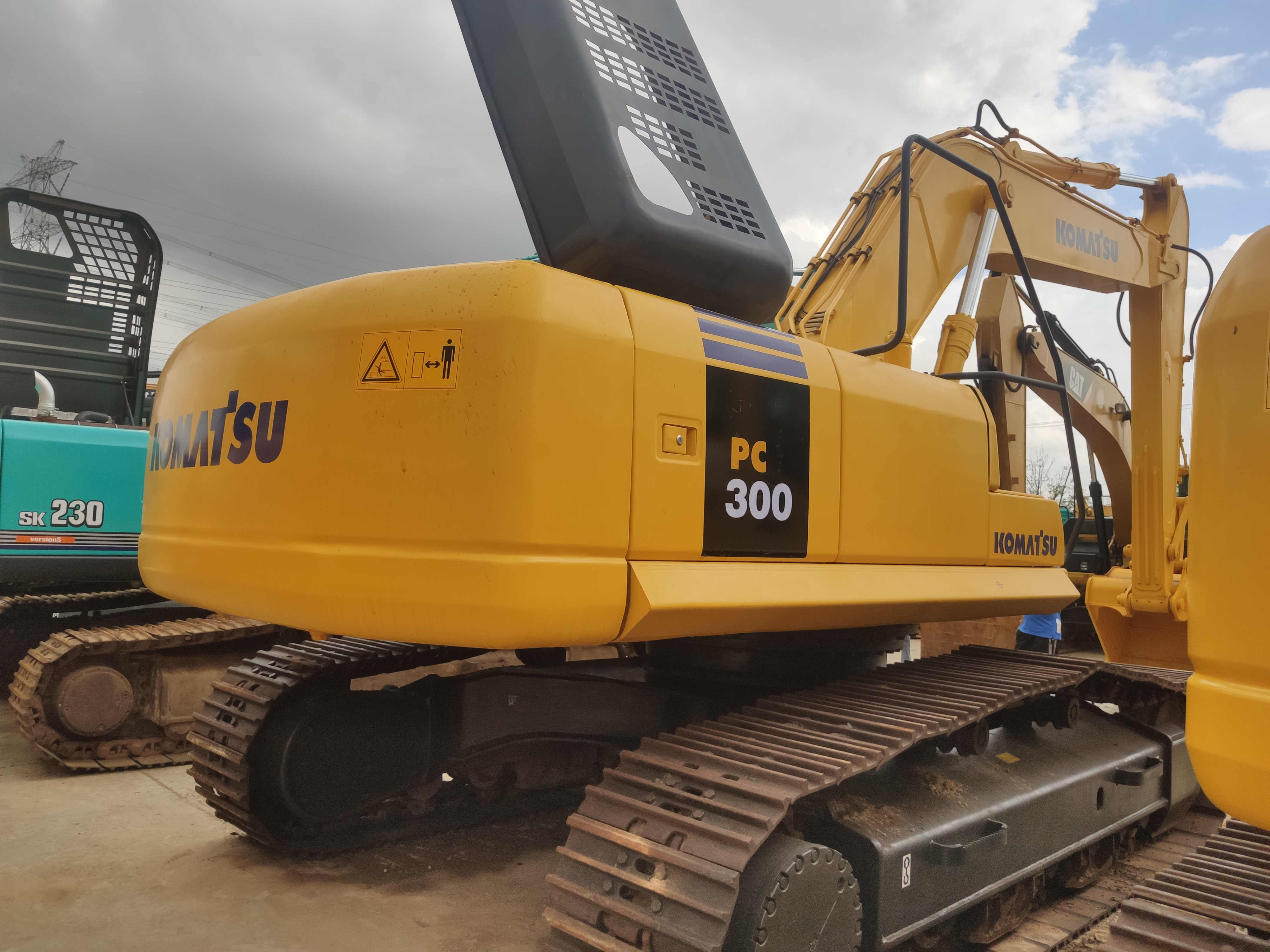 30000 KG Komatsu Excavator Machine with Original Color and Customizable Features