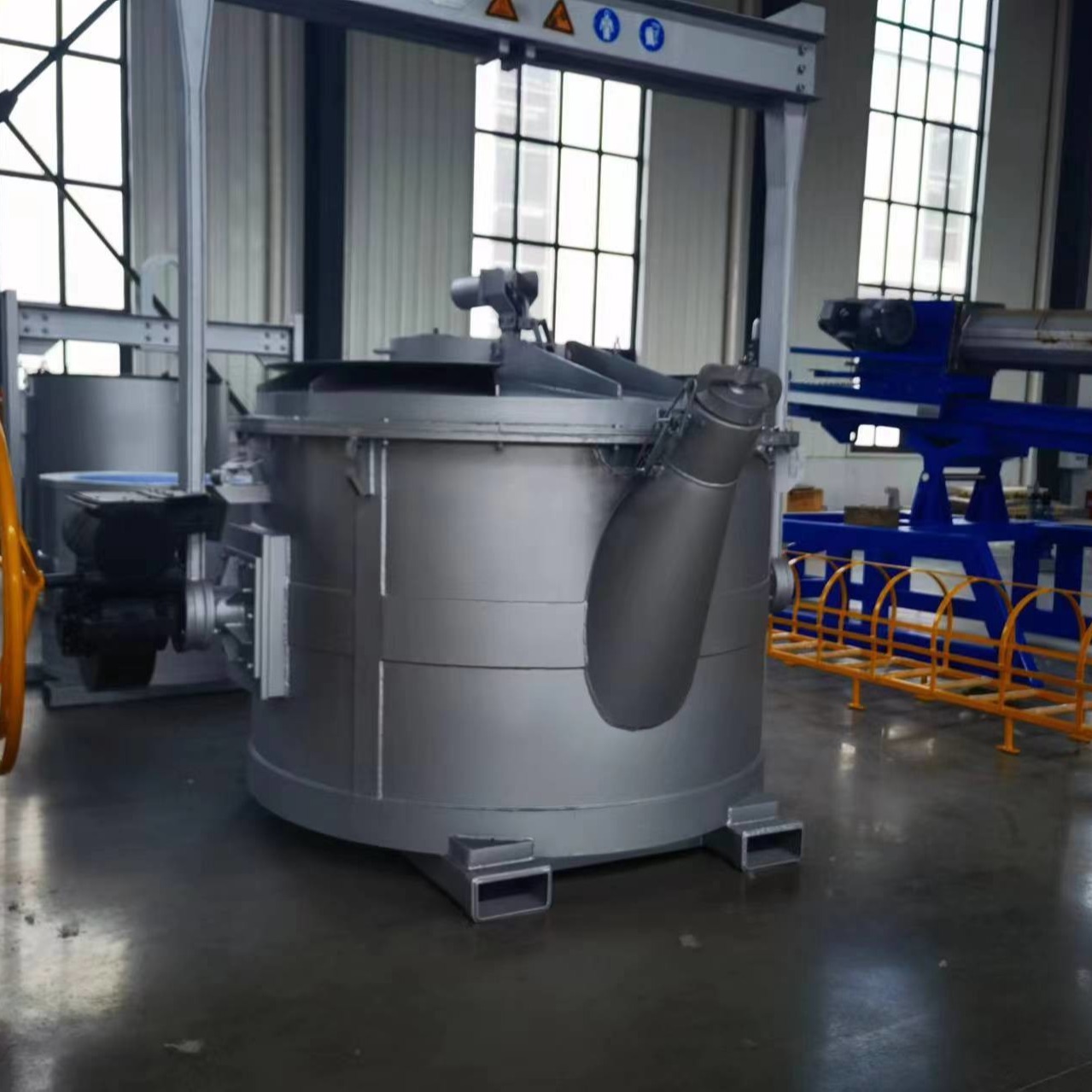 Smooth Surface Finish Molten Aluminum Transfer Ladles For Industrial Applications