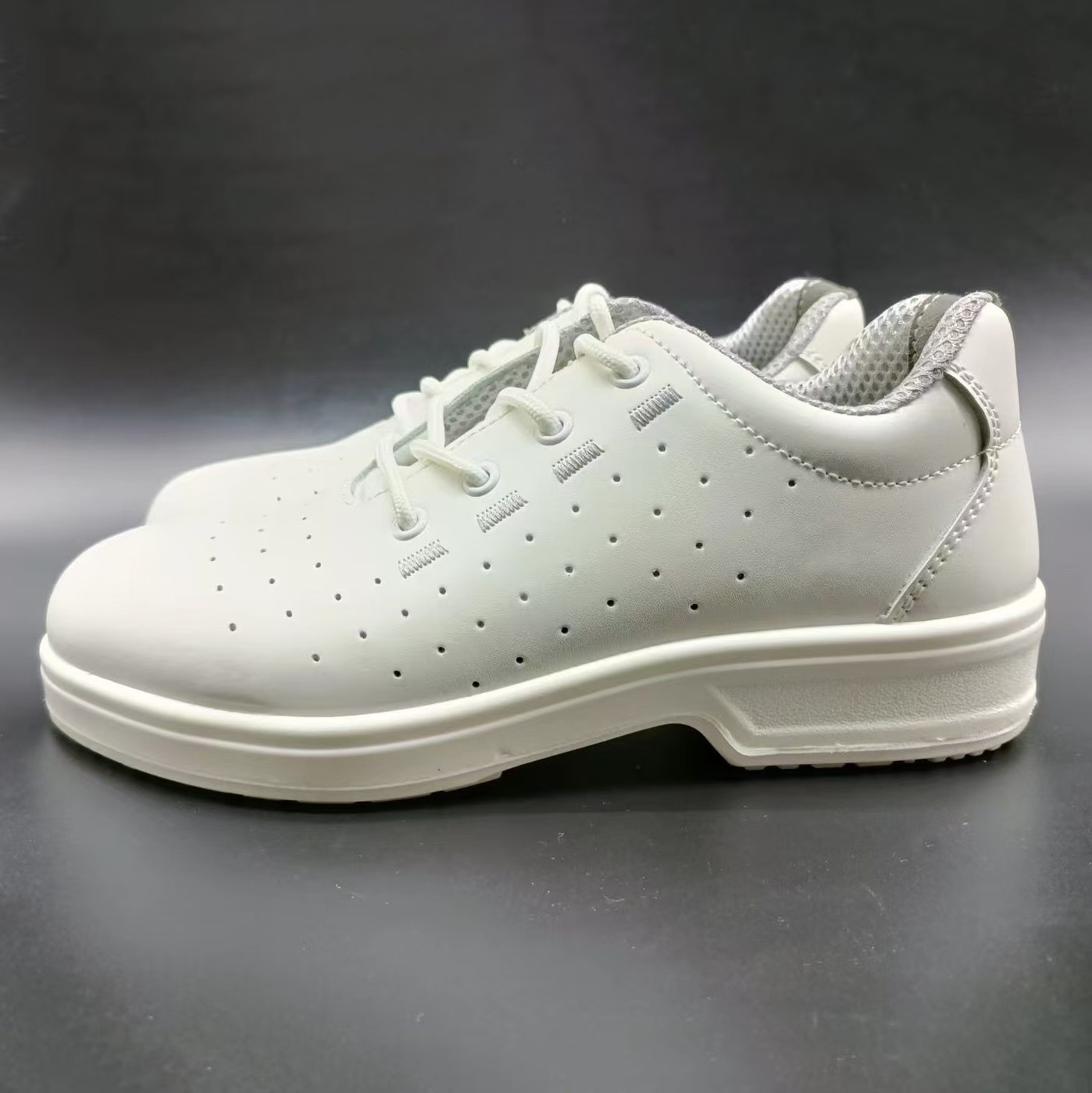 Low Cut Hollow Out Shoes Lightweight Nurse Work Shoes Breathable For Summer