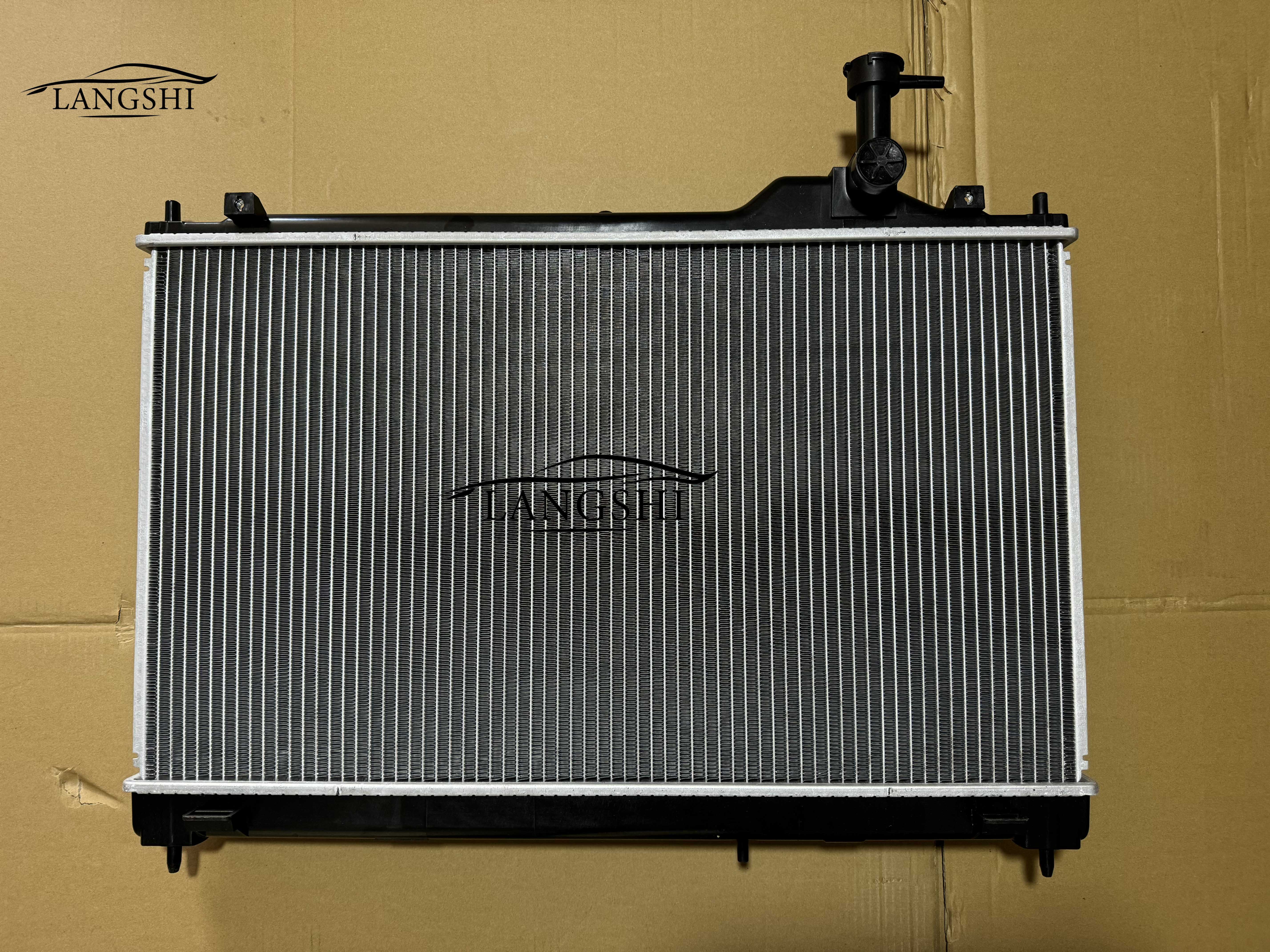 1350A601 MZ691047 Aluminum Radiator for MITSUBISHI OUTLANDER 1350A601 1350A602 1350A825