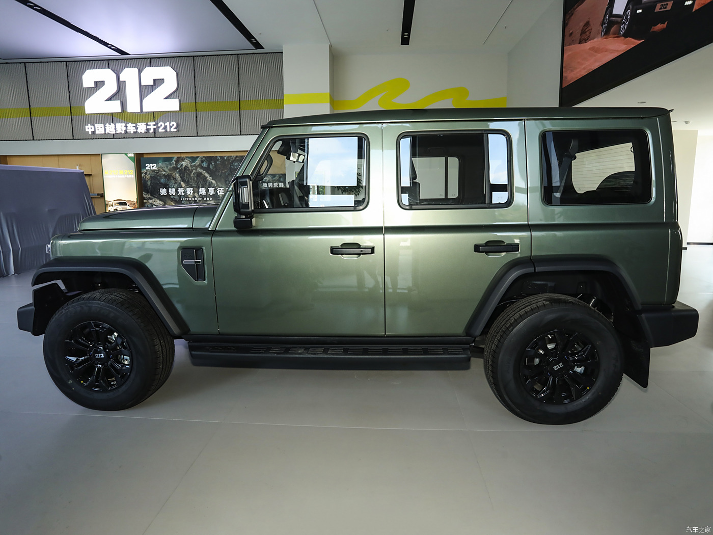 s Top Performance Gasoline Off-road SUV Baw 212 T01 4*4 with 170km/h Top Speed and Touch Screen