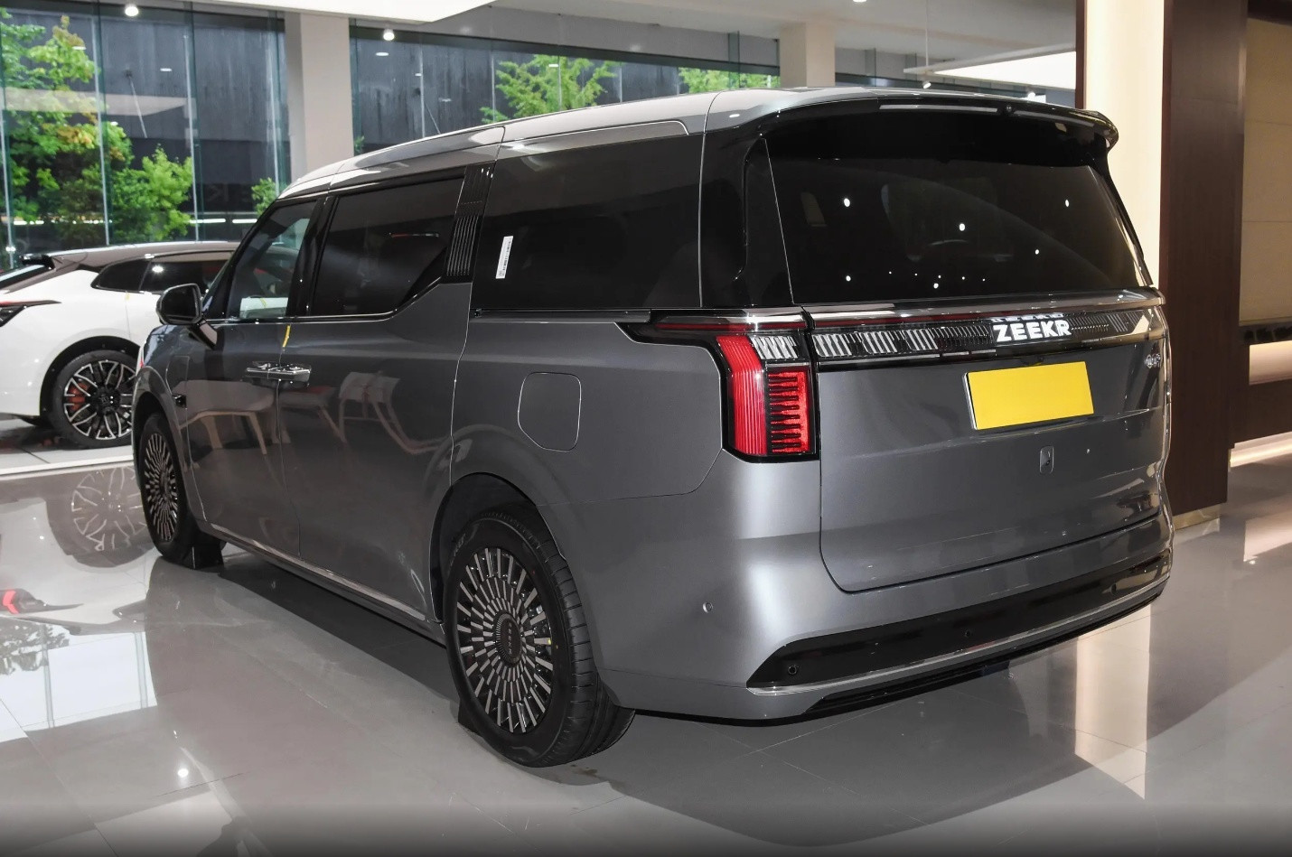Zeekr 009 MPV WE 5door 6seater MPV Pure Electric New Energy Car For Adult