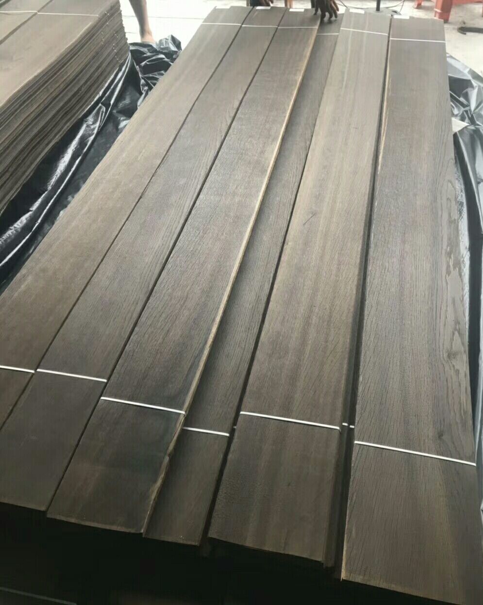 Rift Oak Smoked Veneer Fumed White Oak Veneer Smoked Oak Veneer Straight Grain from Shunfang Veneer China