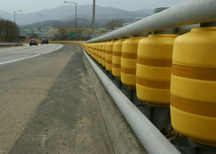 KSI Type Highway Anti - Collision Safety Rolling Barrier / Safety Rolling Guardrail