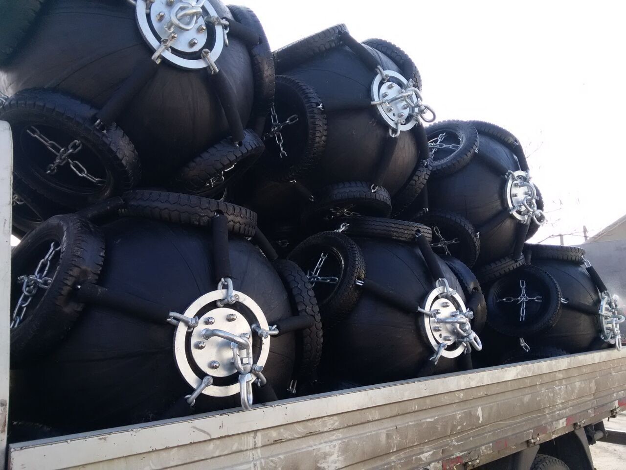 Yokohama Type Rubber Boat Fender Pneumatic Marine Fenders With Tire Sheath Type