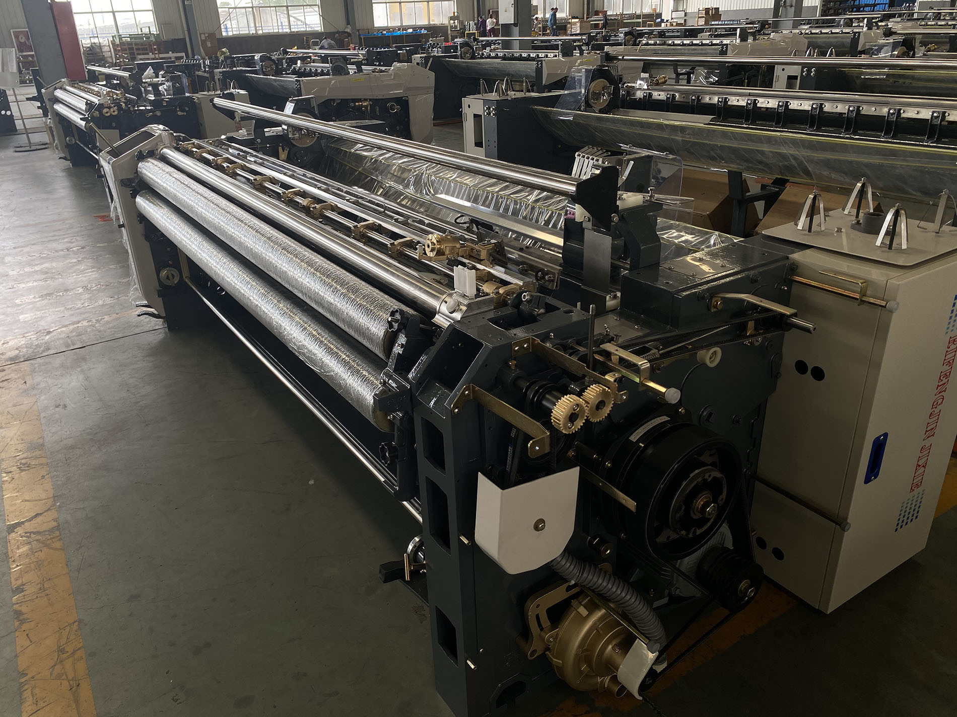 High Cost Effective Clothing Making Textile Weaving Machine Water Jet Loom