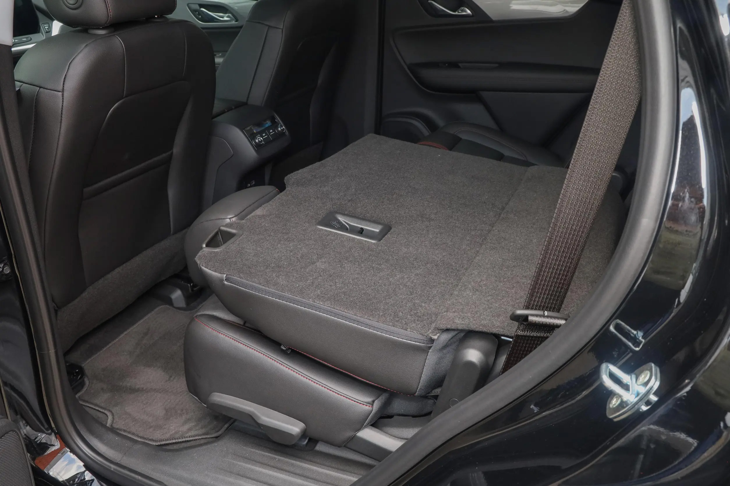 Chevrolet Blazer Midsize and Large SUV High Speed Electric Driver's Seat Adjustment 80-120L Fuel Tank Capacity Used Car