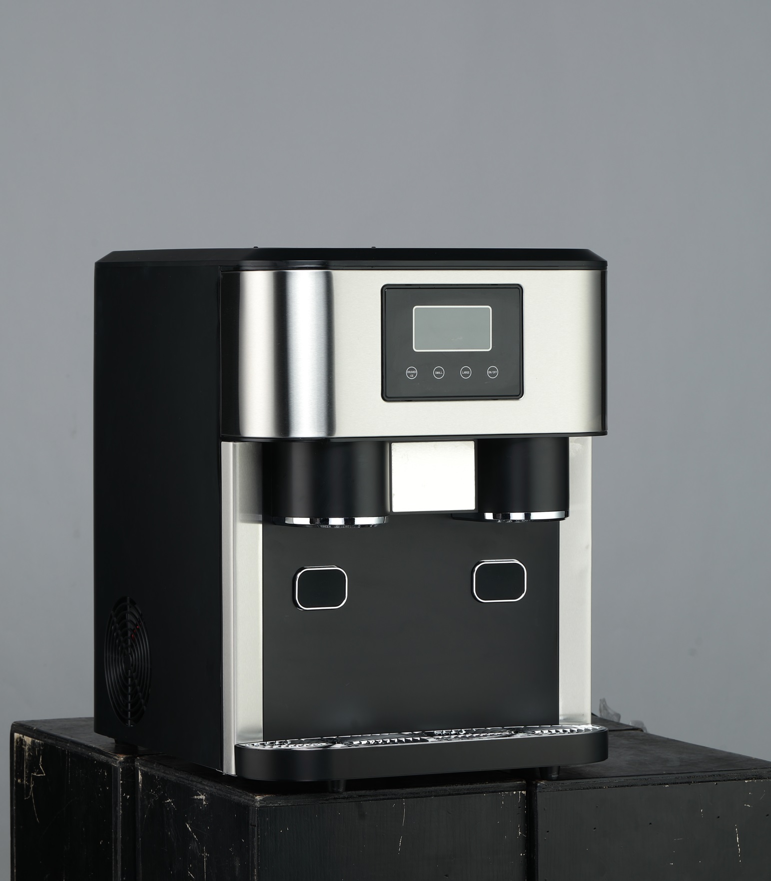 18kg Automatic Mini Countertop Ice Maker with Low Noise Level and 2.0L Water Tank Capacit