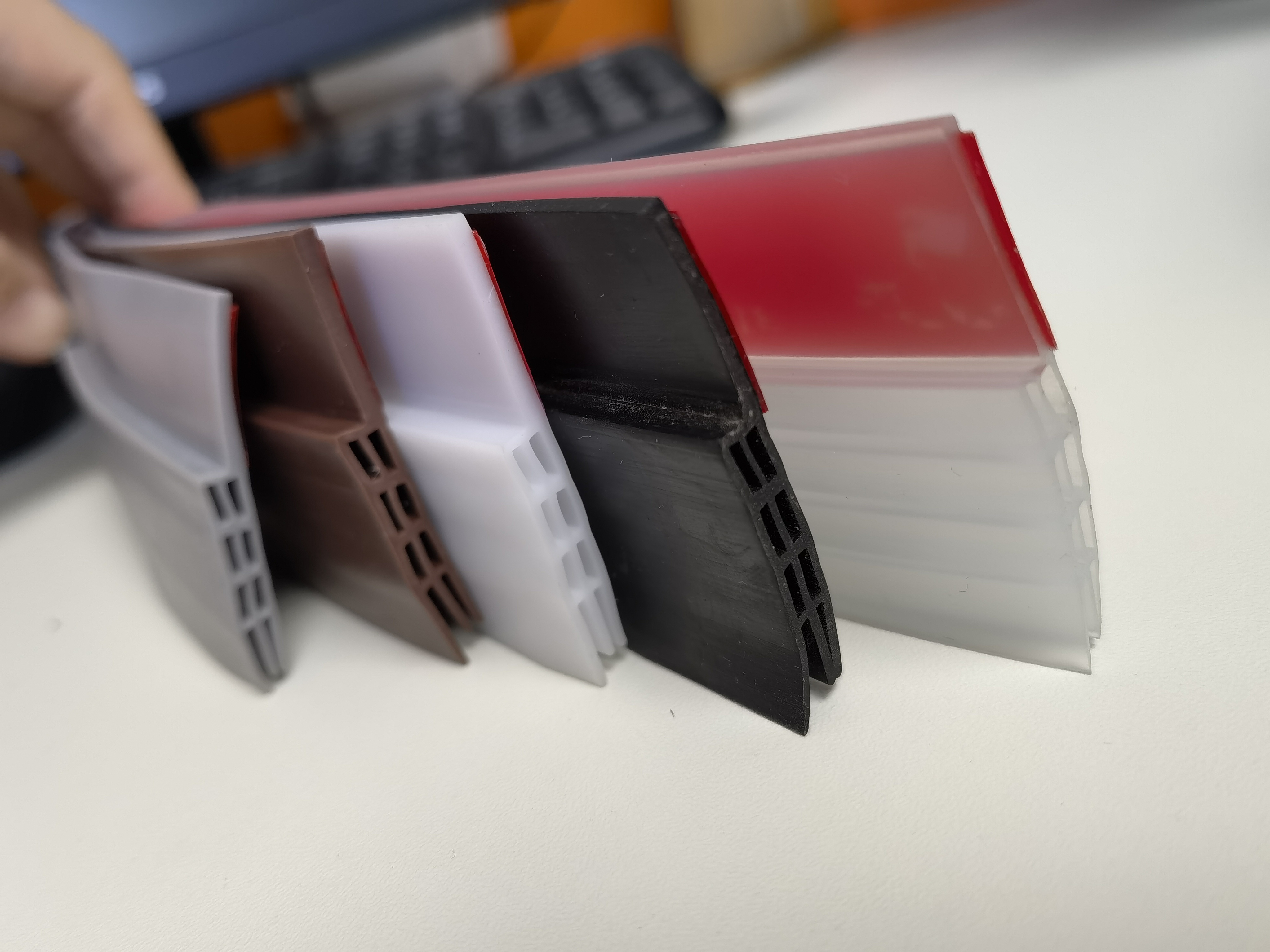 15cm Sample Length Free Silicone Rubber Door Bottom Seals for Dust and Water Protection