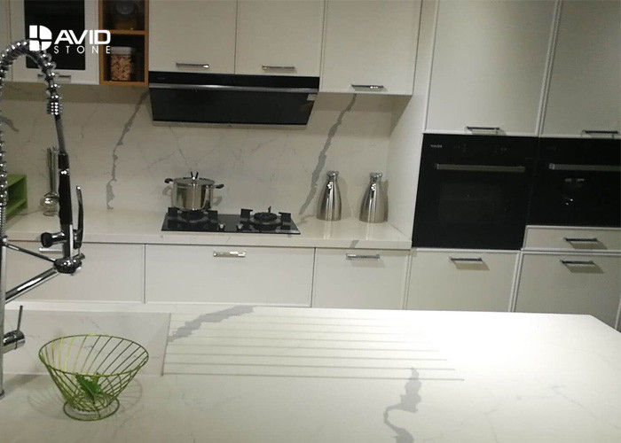 Calacatta Pattern White Quartz Countertops That Look Like Marble For Kitchen