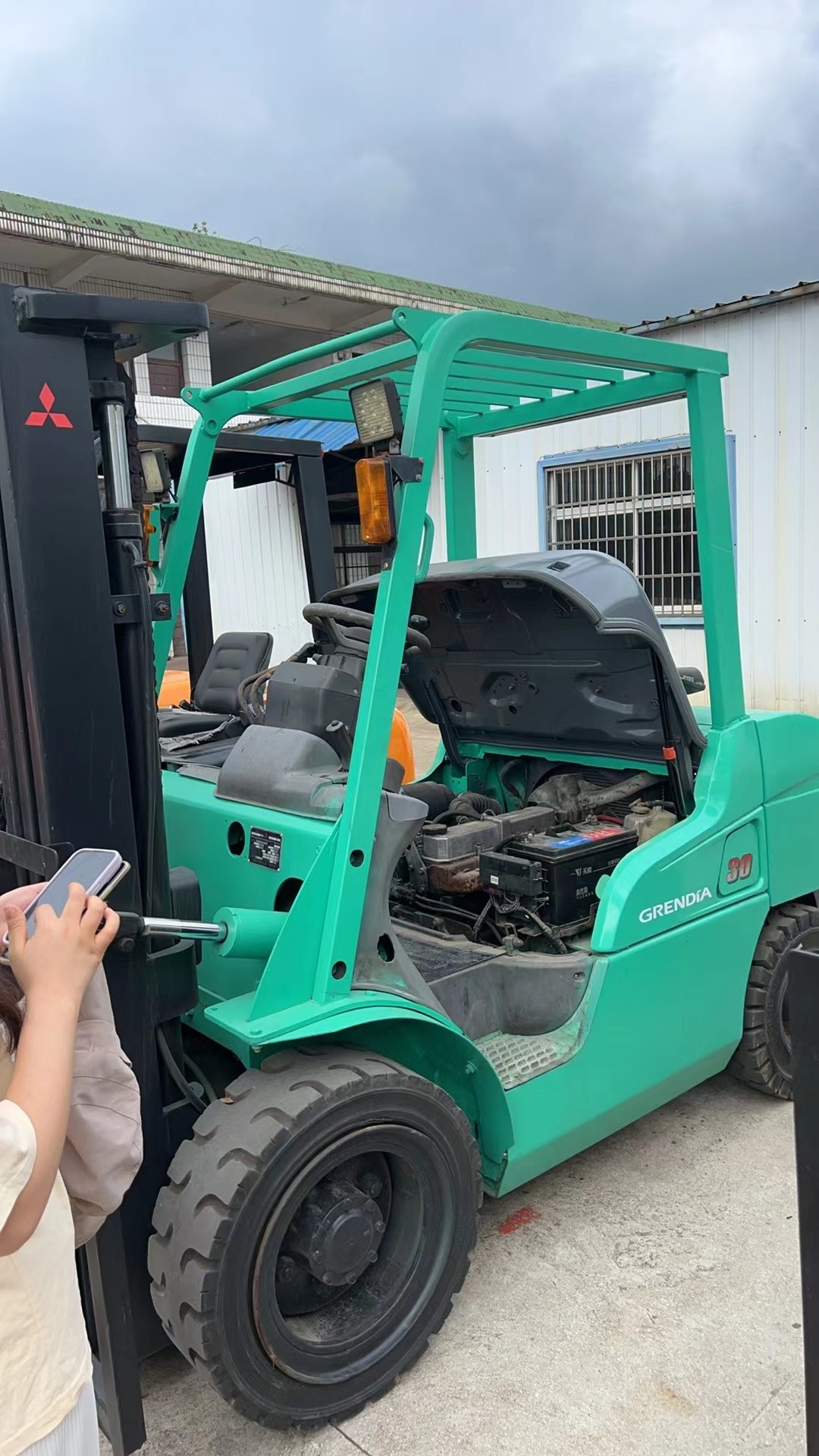 Mitsubishi Forklift 3 Tons Three-Door Frame Raised 4.5 Meters