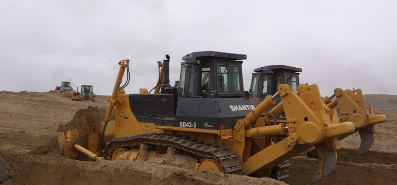 Shantui Brand 17T Bulldozer SD16, Power Tilt/ Angle Blade/ Straght Tilt Blade ROPS Cabin Dust Tight Door 148HP 110.5KW